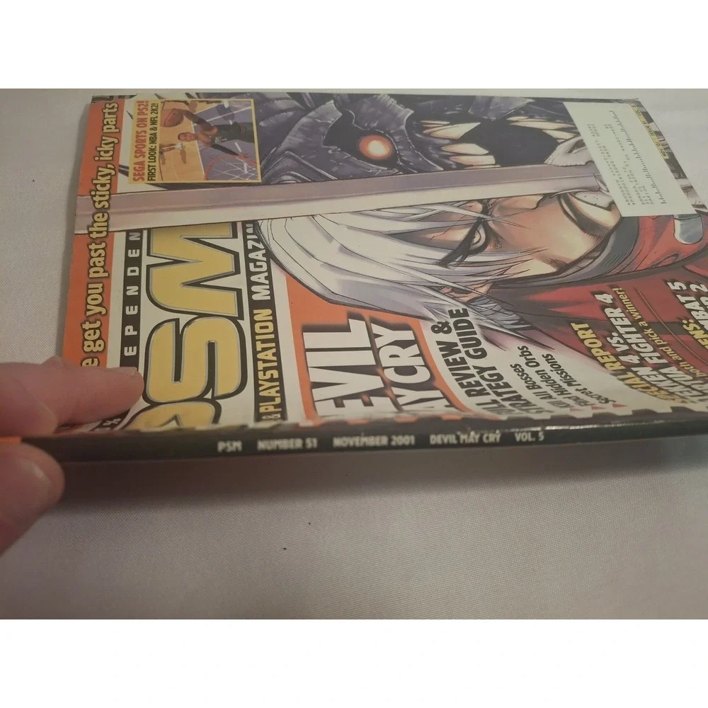 PlayStation Magazine PSM Nov 2001 Vol 5 Issue 51 Devil May Cry Silent Hill 2 Ad